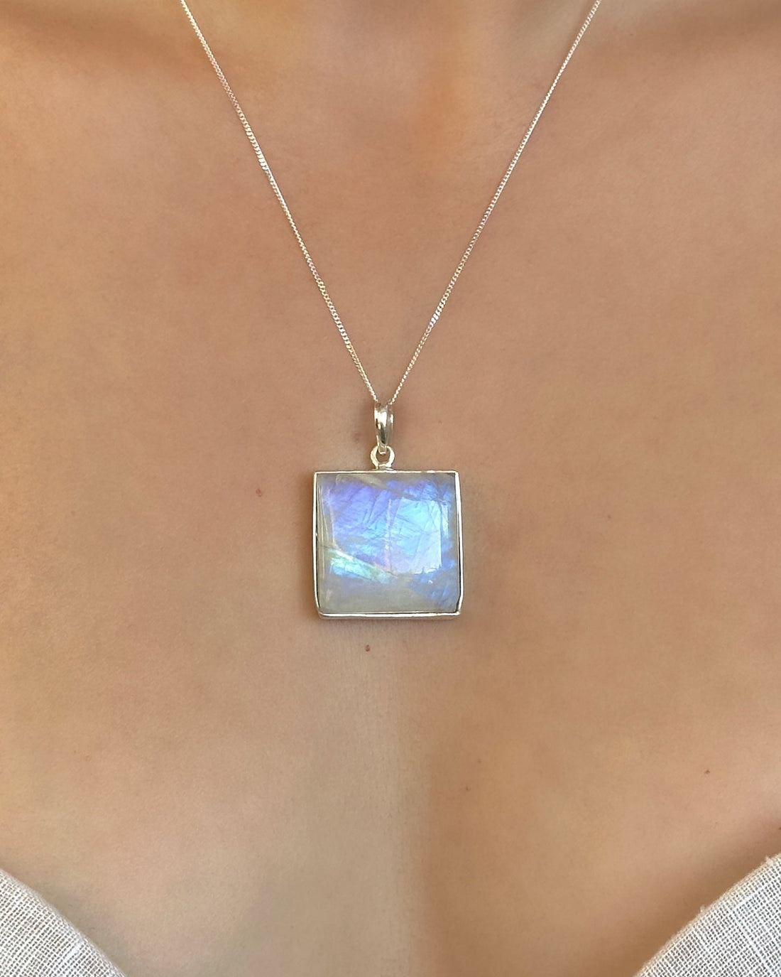 Regenbogen Mondstein Kette I Echtsilber 925 in AA Qualität