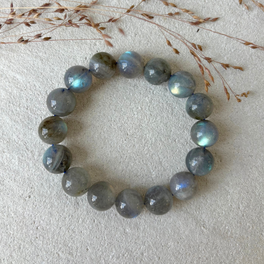 Elegantes Labradorit Armband aus natürlichen Heilsteinen – Schutz und Stärkung der Intuition